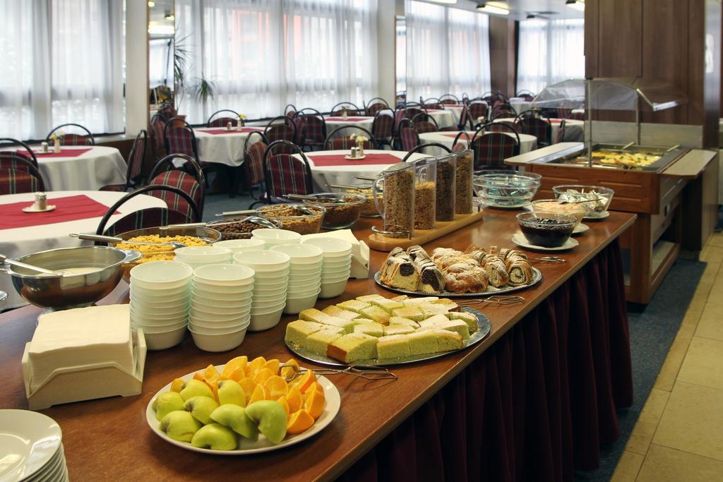 Hotel Krystal Prague Ngoại thất bức ảnh